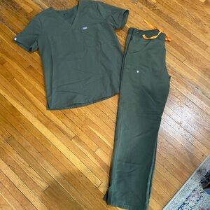 FIGS Scrub Set size Medium
